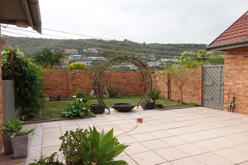 6 Bedroom Property for Sale in Outeniqua Strand Western Cape